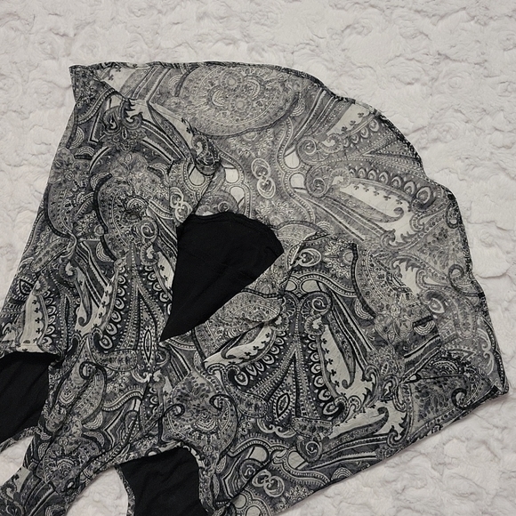 Ambiance Black Paisley Chiffon Tank Top, Women's Medium, Excellent Condi… - Picture 6 of 6